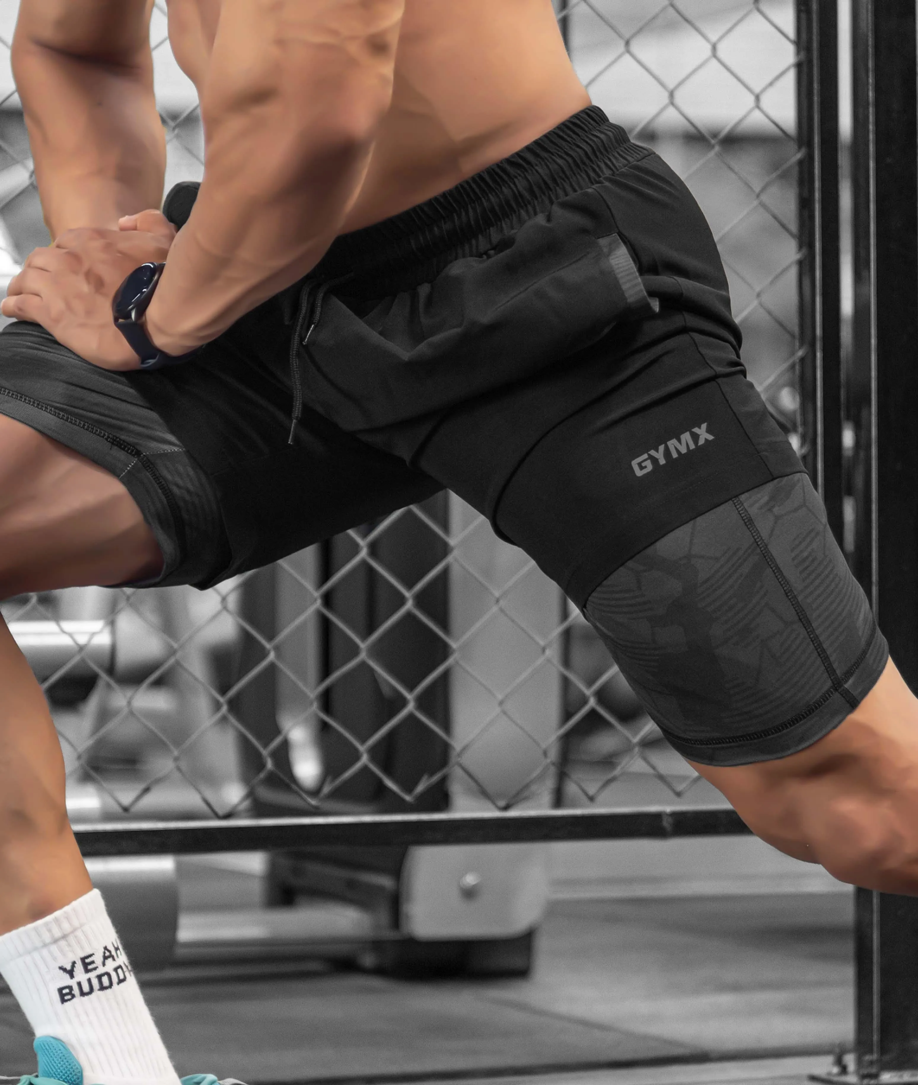 2-in-1 Compression Shorts with phone pocket: Black Camo