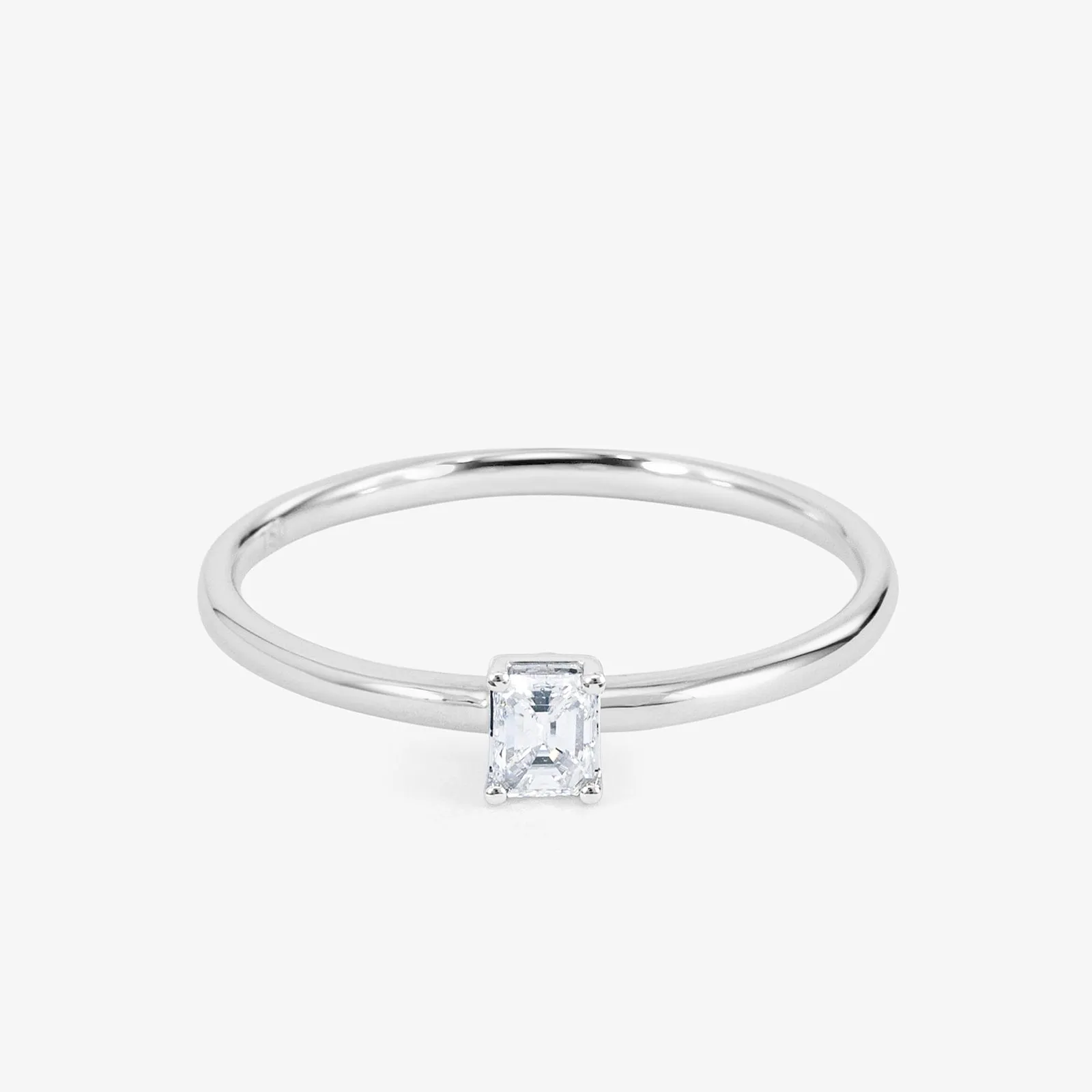 Emerald cut Ring