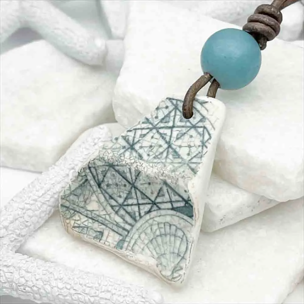 Green-Aquamarine Sea Shell Sea Shard and Aventurine Leather Necklace | #5084