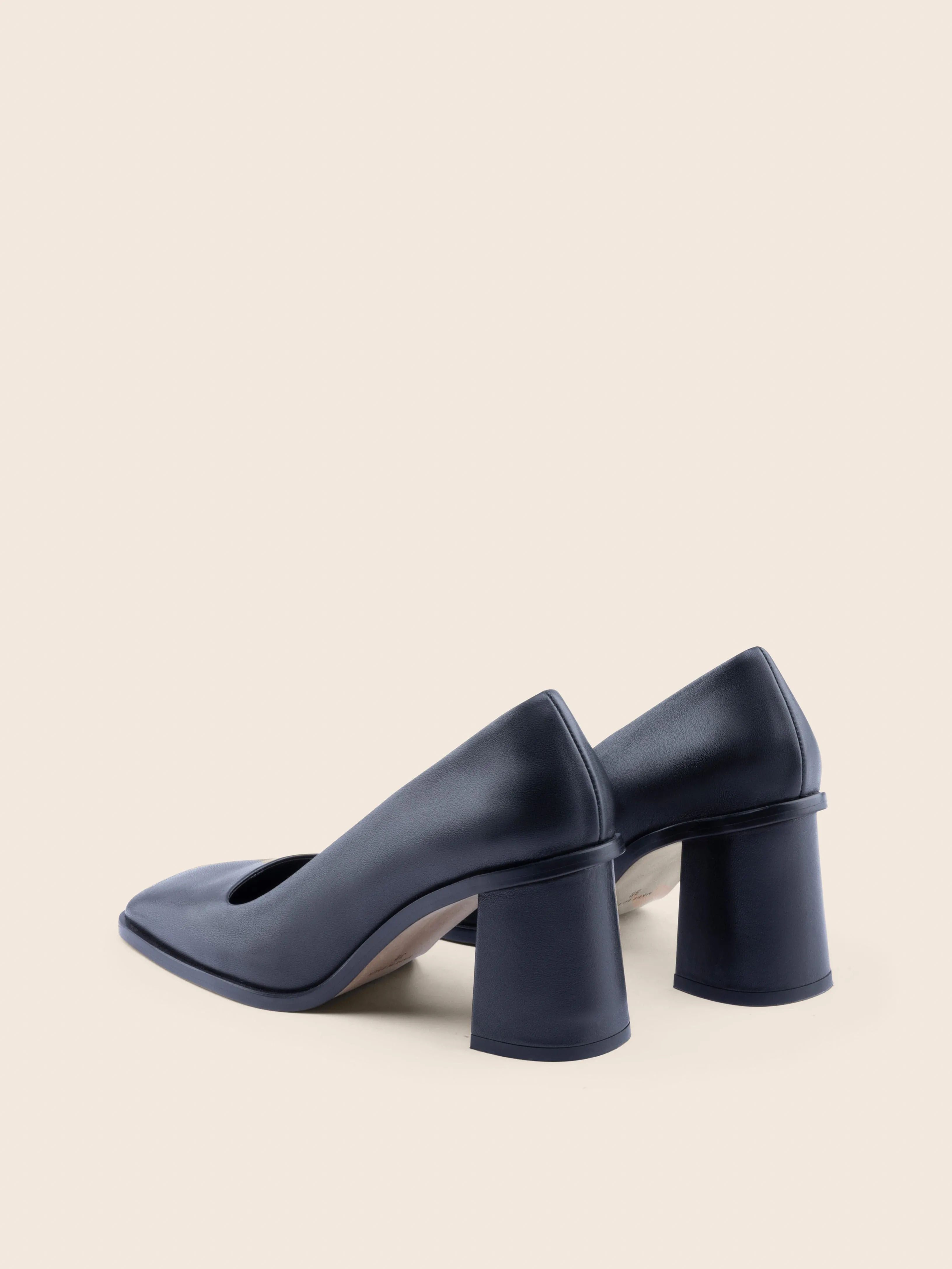 Lugo Black Pump