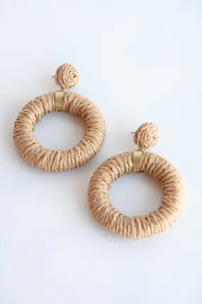 NATURAL STRAW HOOP EARRINGS